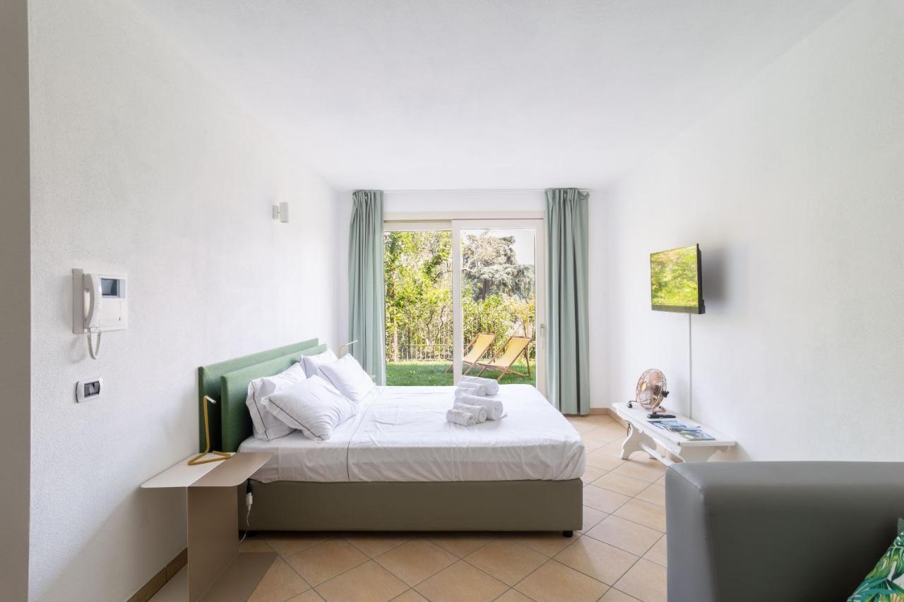 Como Lake Nest - Studio With Garden Тремеццо Экстерьер фото
